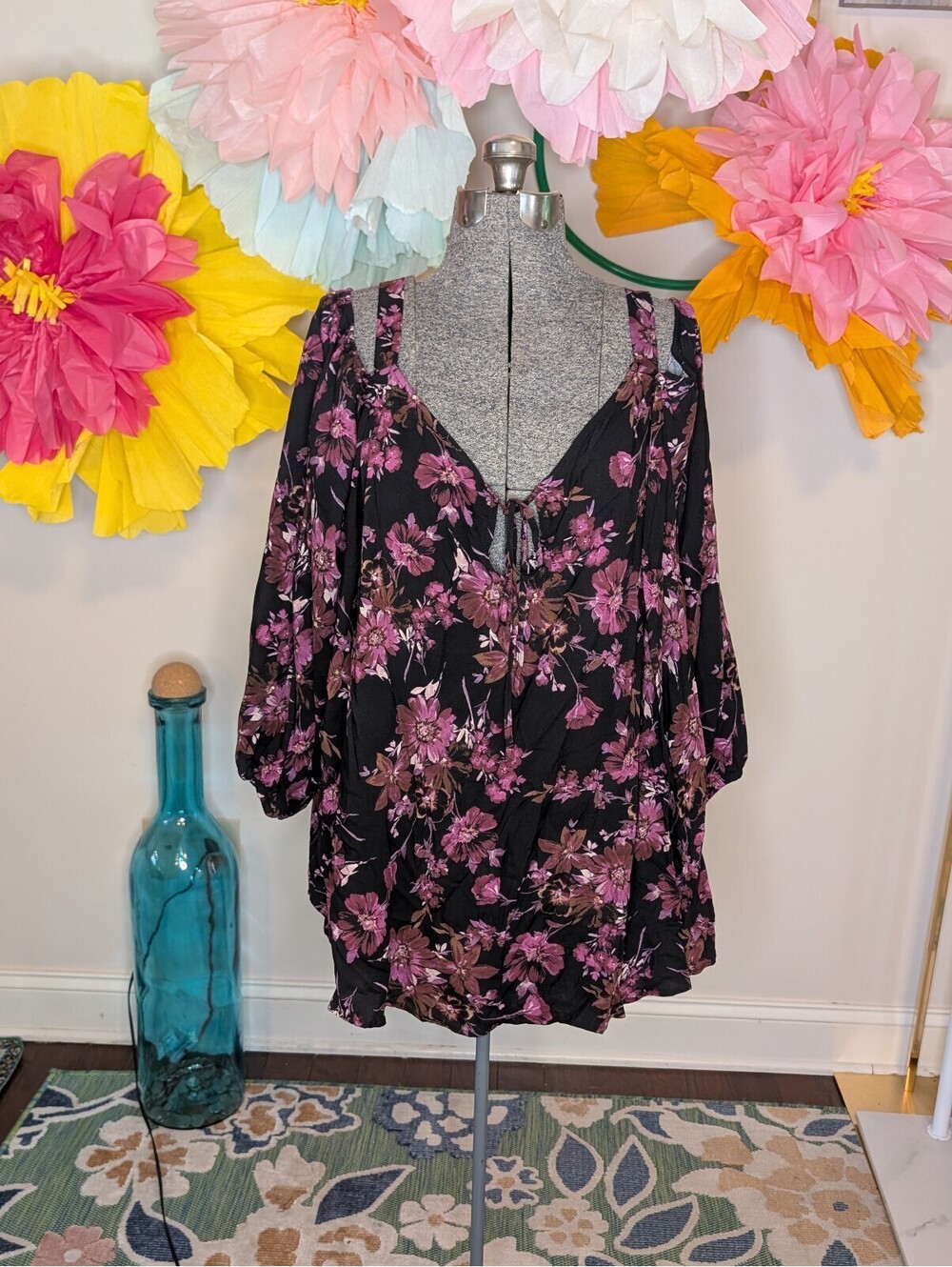 2149 - Torrid Floral Print Blouse Size 5